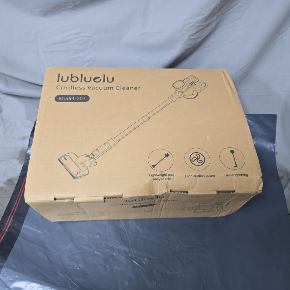 LUBLULU CORDLESS VACUUM CLEANER – MODEL 202 WITH ACCESSORIES