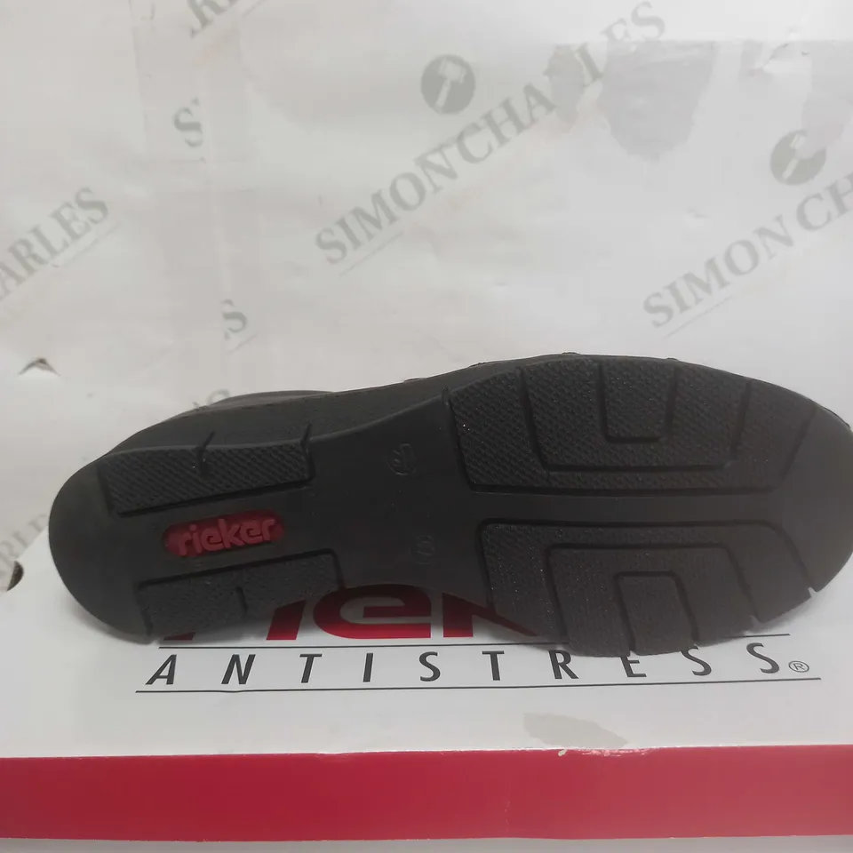 BOXED PAIR OF RIEKER LOW LOAFER SHOES IN BLACK SIZE 4