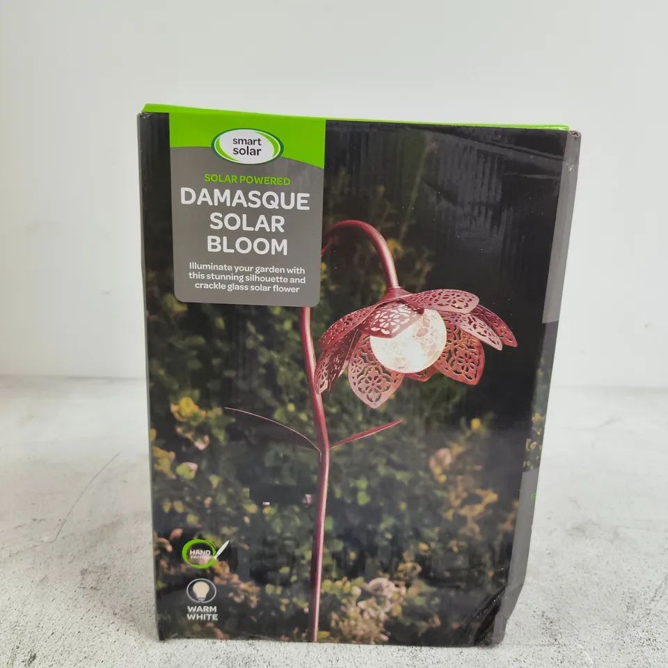 DAMASQUE SOLAR BLOOM – SMART SOLAR GARDEN ORNAMENT (BOXED)