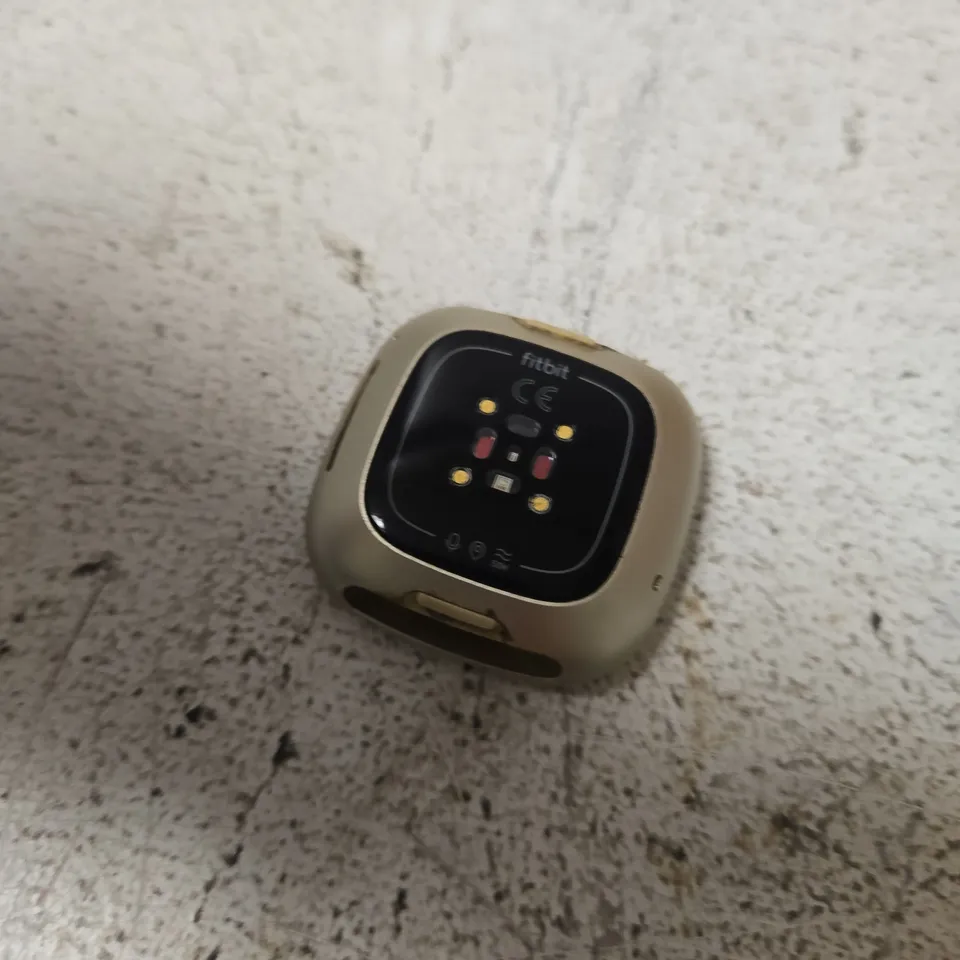 FITBIT VERSA 3 GOLD