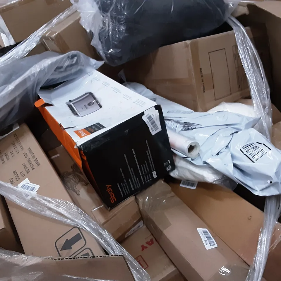 PALLET OF ASSORTED PRODUCTS INCLUDING ANGEL SHIELD TOILET SEAT, GOLF TRAINING NET, TAIYOHOMES DAY AND NIGHT ROLLER BLINDS, VOYON DOUBLE HEAD MASSAGER, SBOLY TOASTER, HOSE CONTACT PAPER