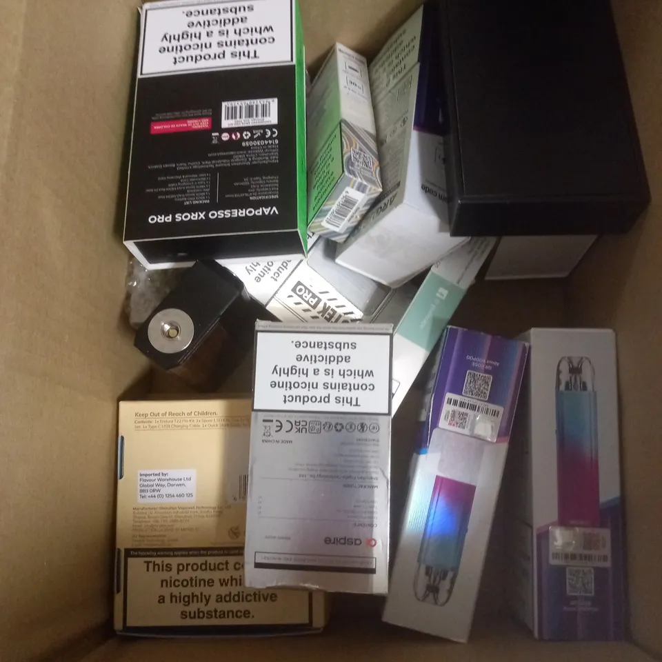 APPROXIMATELY 20 VAPES & E-CIGARETTES TO INCLUDE - UWELL CALIBURN X POD SYSTEM - VOOPOO ARGUS P2 - ASPIRE FLEXUS - ETC