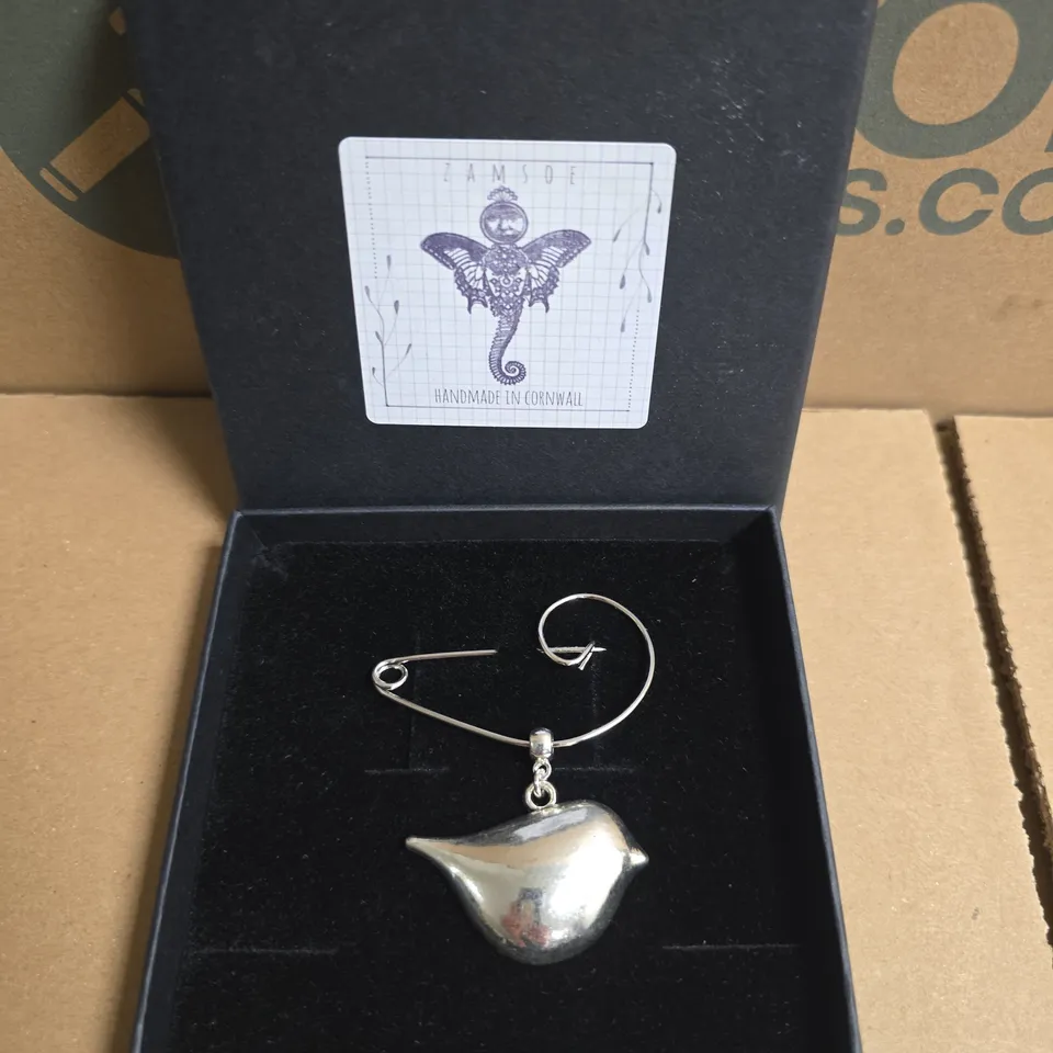 BOXED ZAMSOE ANDMADE BIRD THEMED BROACH