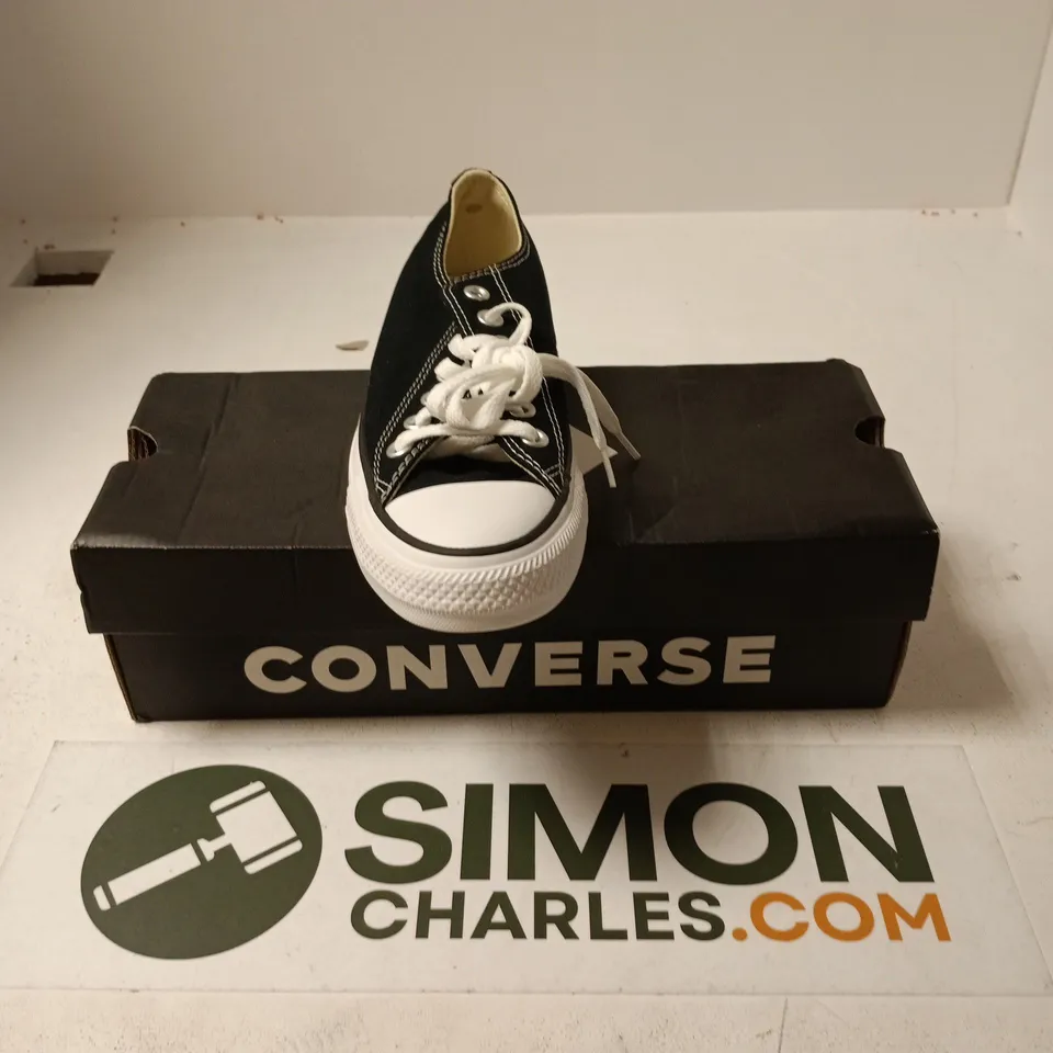 BOXED PAIR OF CONVERSE ALL STAR OX SHOES IN BLACK/WHITE - UK 6