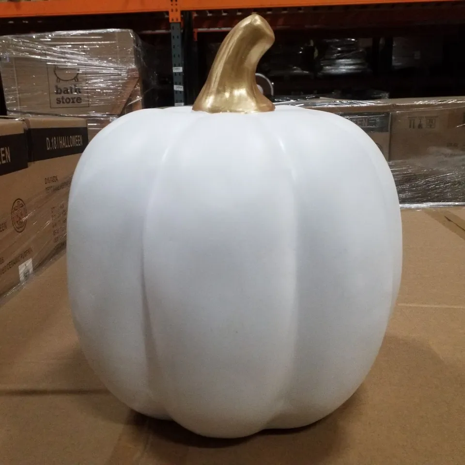 PALLET CONTAINING APPROXIMATELY 36 BRAND NEW LARGE PAINTED CERAMIC PUMPKINS