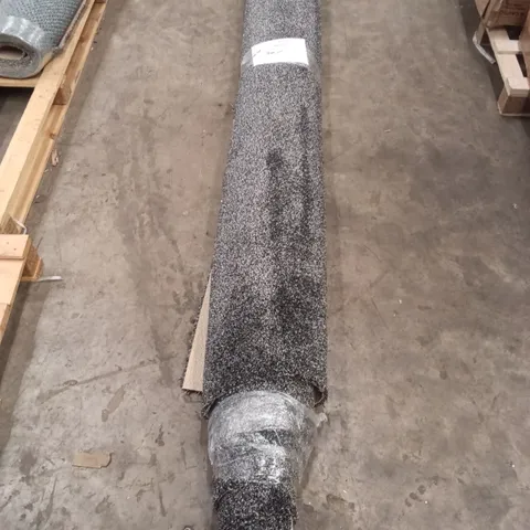 ROLL OF PERFECTION SAXONY DARK RIVER APPROX SIZE: 2M X 4M