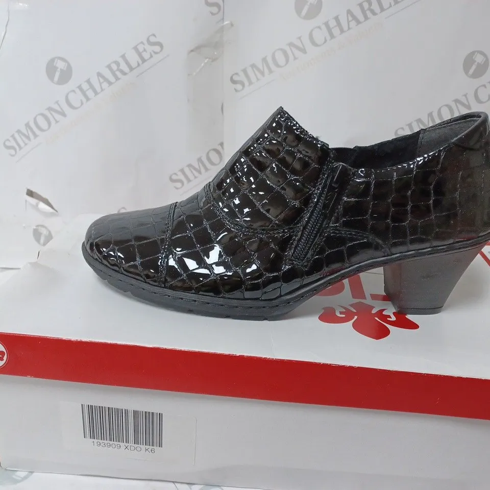 BOXED PAIR OF RIEKER SHOE BOOTS IN BLACK/CROCODILE SIZE 6