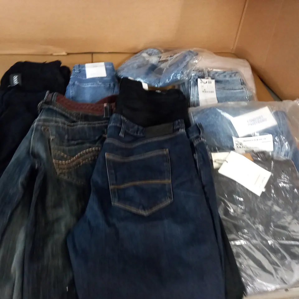LOT OF 10 ASSORTED PAIRS OF JEANS IN VARIOUS SIZES
