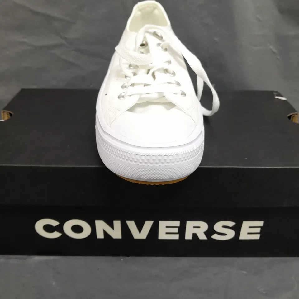 BOXED PAIR OF CONVERSE SHOES IN WHITE UK SIZE 3.5