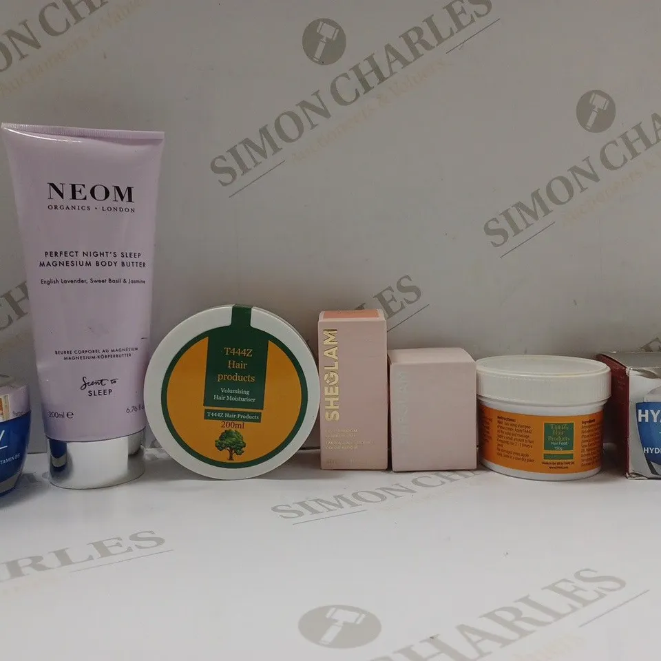 BOX OF APPROX 20 ASSORTED HEALTH AND BEAUTY ITEMS TO INCLUDE - T44Z HAIR MOISTURISER - NEOM PERFECT NIGHTS SLEEP - OLAY HYALURONIC 24 VITAMIN B5 ECT