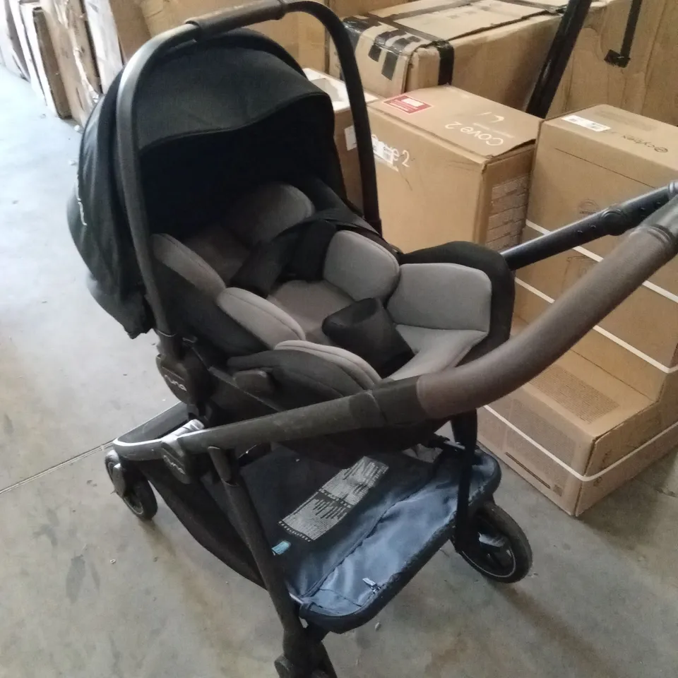 NUNA STROLLER