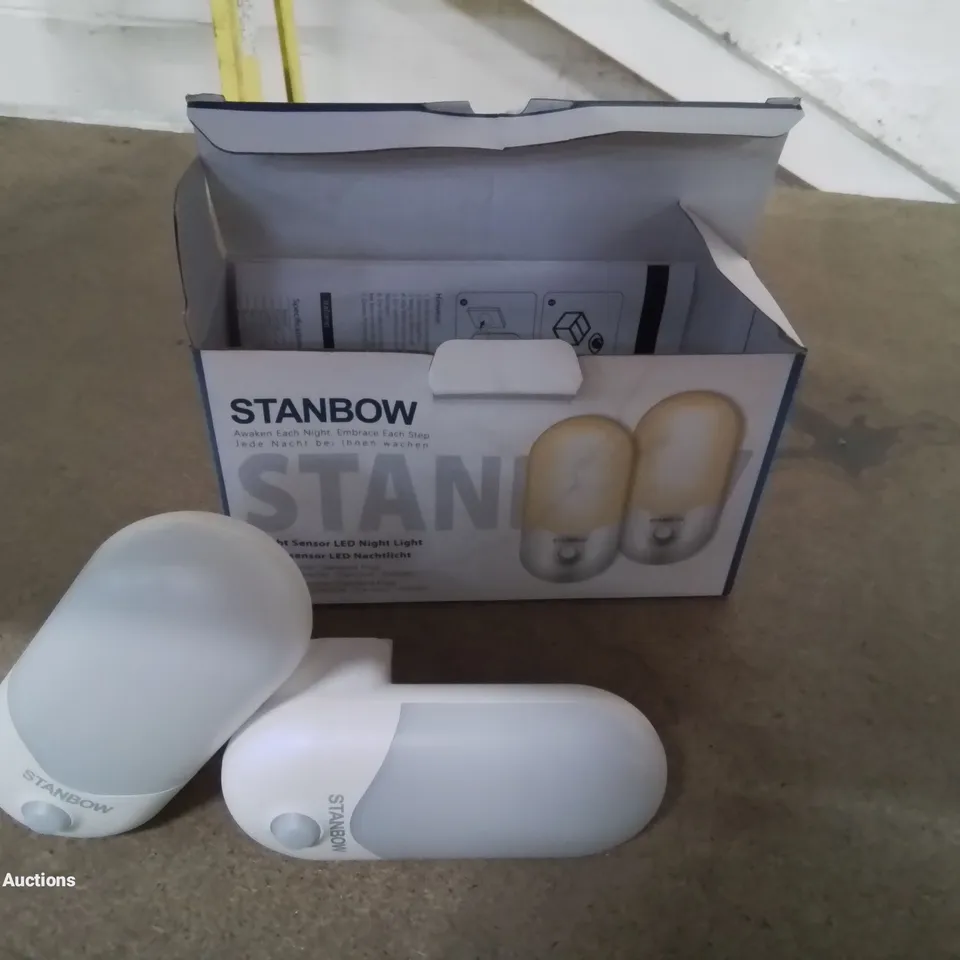 BOXED STANBOW SET OF 2 PLUG IN LIGHT SENSOR NIGHT LIGHTS