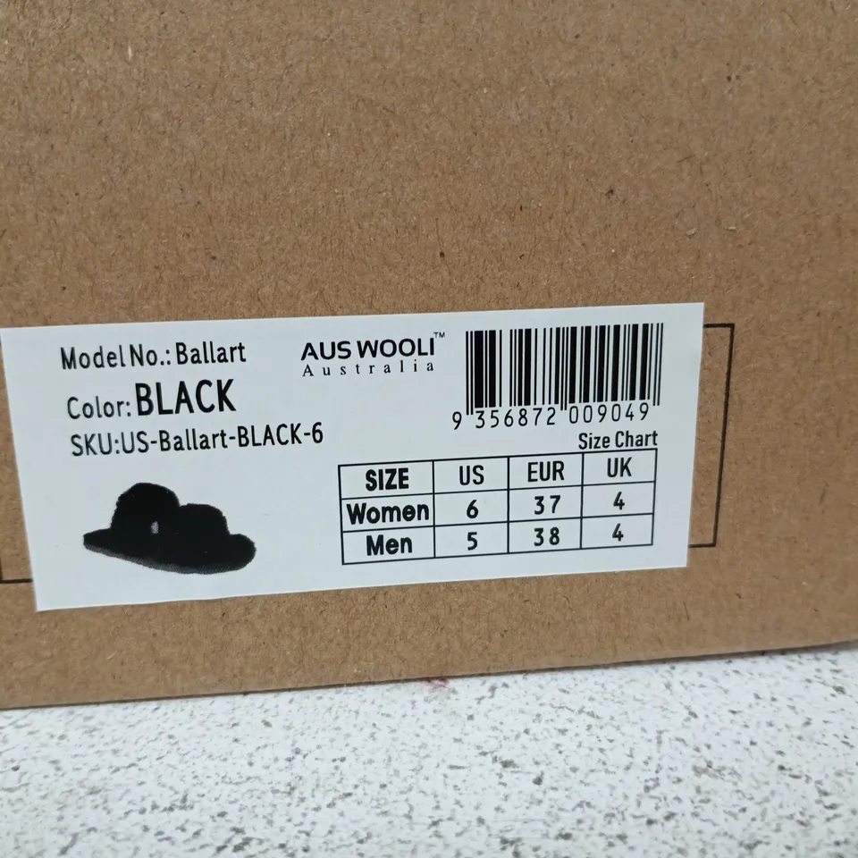 AUS WOOLI BALLERT BLACK SIZE 4