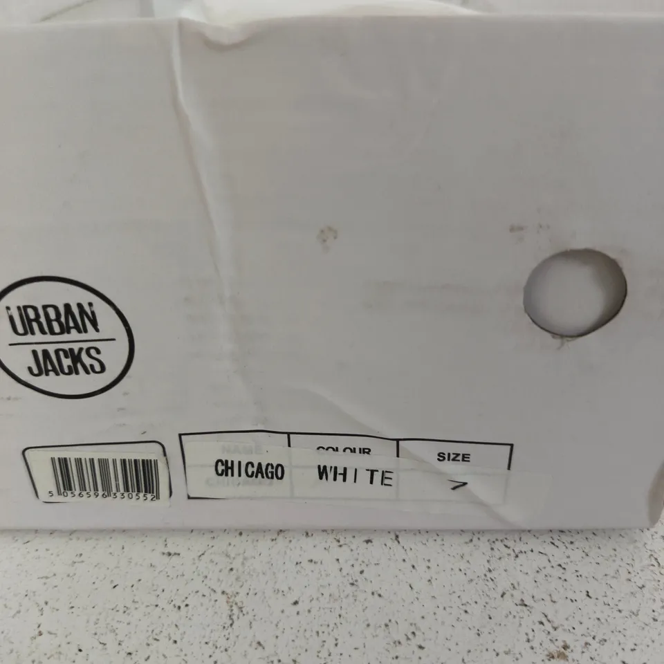 URBAN JACKS CHICAGO WHITE SNEAKERS – SIZE 7