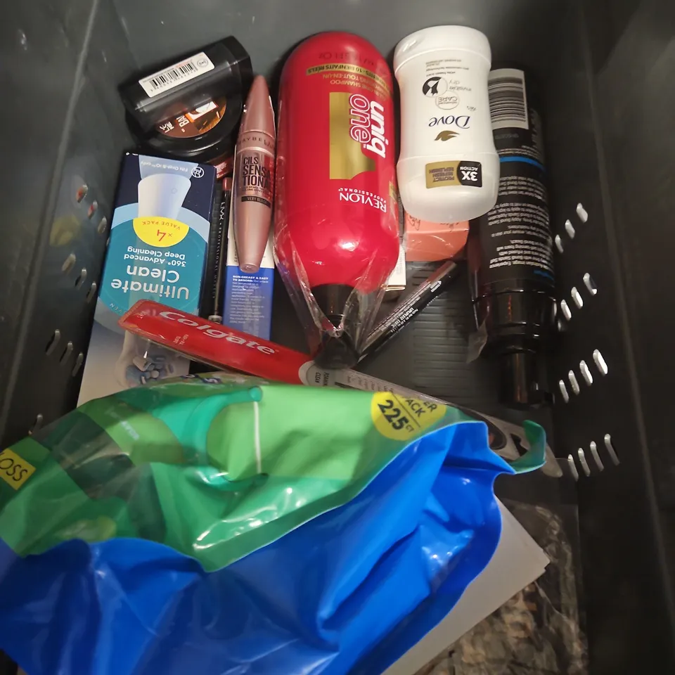 APPROXIMATEY 20 ASSORTED HEALTH AND BEAUTY PRODUCTS TO INCLUDE - MONUSKIN SKIN SALVAGE - UTAN CBD TANNING WATER - CHILDS FARM BABY SHAMPOO & WASH - ETC