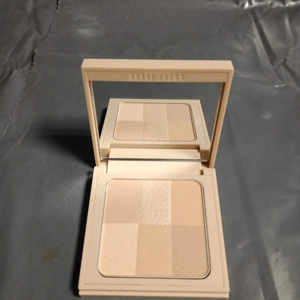 BOBBI BROWN NUDE FINISH ILLUINATING POWDER