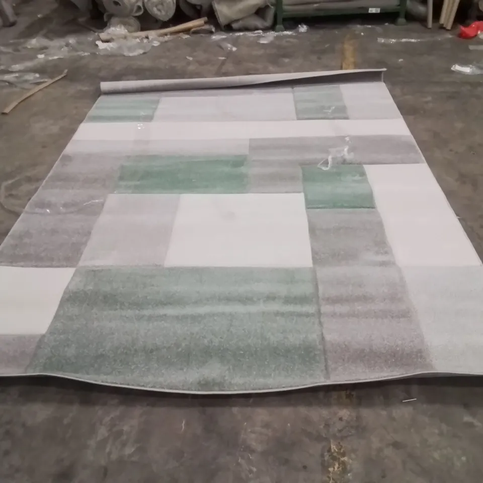 QUALITY DESIGNER AREA RUG - APPROXIMATELY 290X200