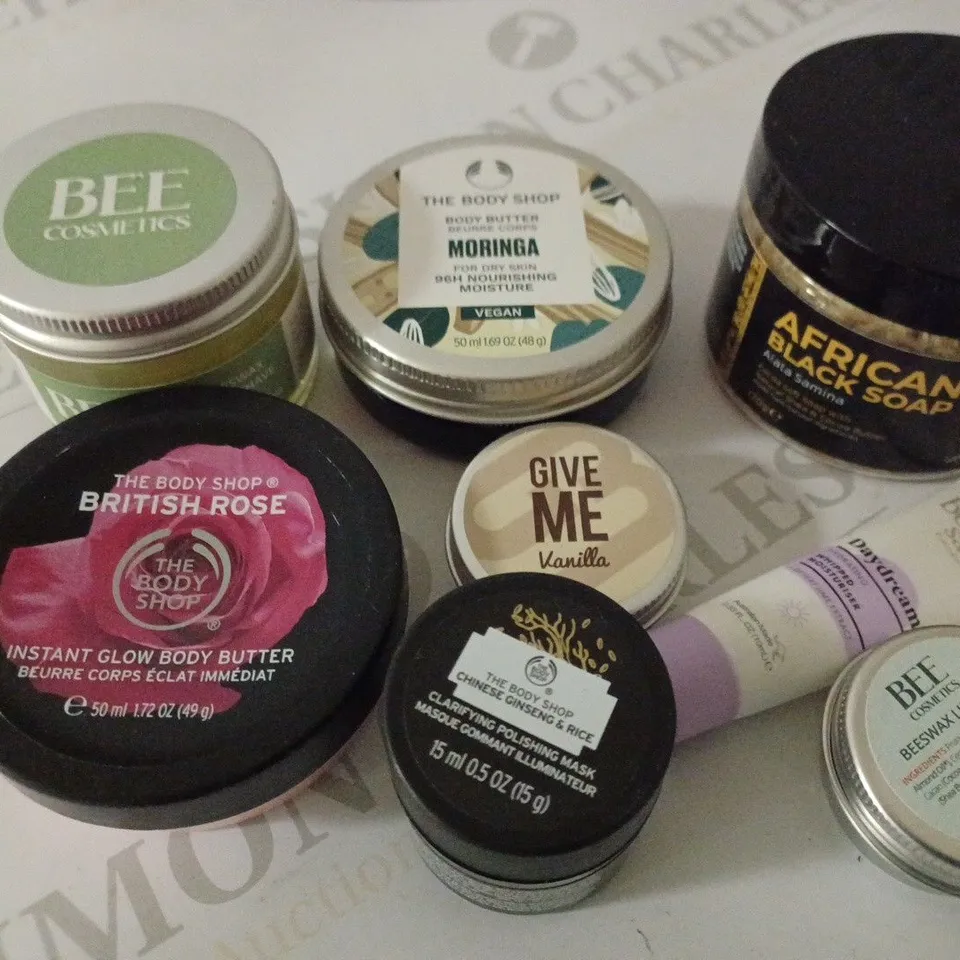 LOT OF 8 ASSORTED HEALTH & BEAUTY PRODUCTS TO INCLUDE THE BODY SHOP BODY BUTTER, AFRICAN BLACK SOAP, BONDI SANDS MOISTURISER ETC. 