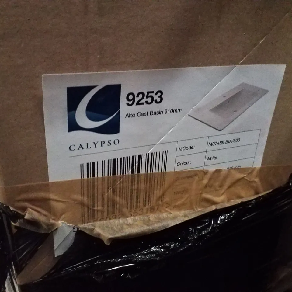 PALLET CONTAINING APPROXIMATELY 10 ASSORTED BRAND NEW CALYPSO BASINS
