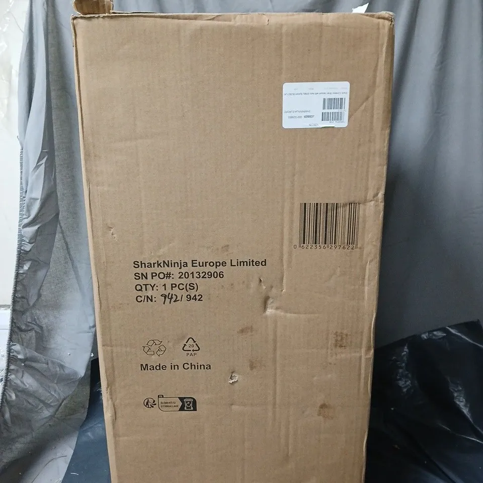 SHARK CORDLESS STICK VACUUM WITH AUTO EMPTY SYSTEM BU3521UK