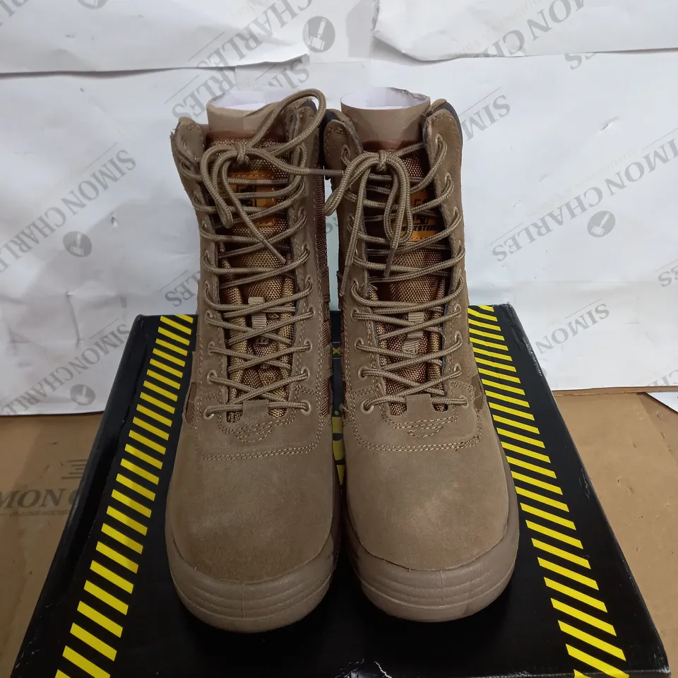 MAXSTEEL SAND SAFETY BOOTS SIZE 9