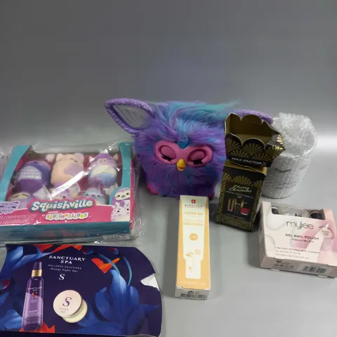 APPROXIMATELY 15 ASSORTED HOUSEHOLD/BEAUTY PRODUCTS TO INCLUDE NAIL POLISH, SQUISHVILLE, SANCTUARY SPA SET ETC
