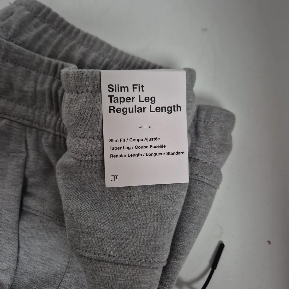 NIKE SLIM FIT TAPER LEG GREY SWEATPANTS – XL