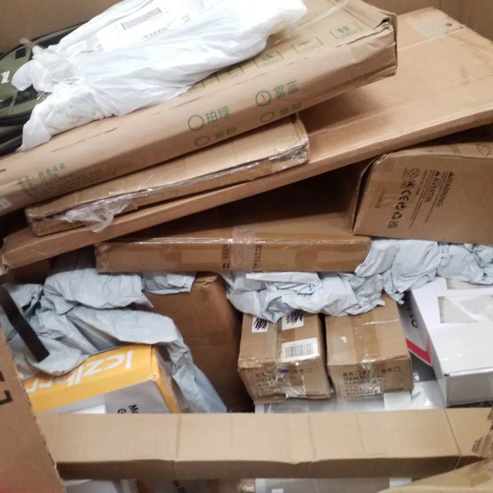 PALLET CONTAINING ASSORTED PRODUCTS INCLUDING AUDIO TURNTABLE, ELECTRIC HOB, SHOE STORAGE BOX, LAUNDRY SORTERS & POP UP TENT