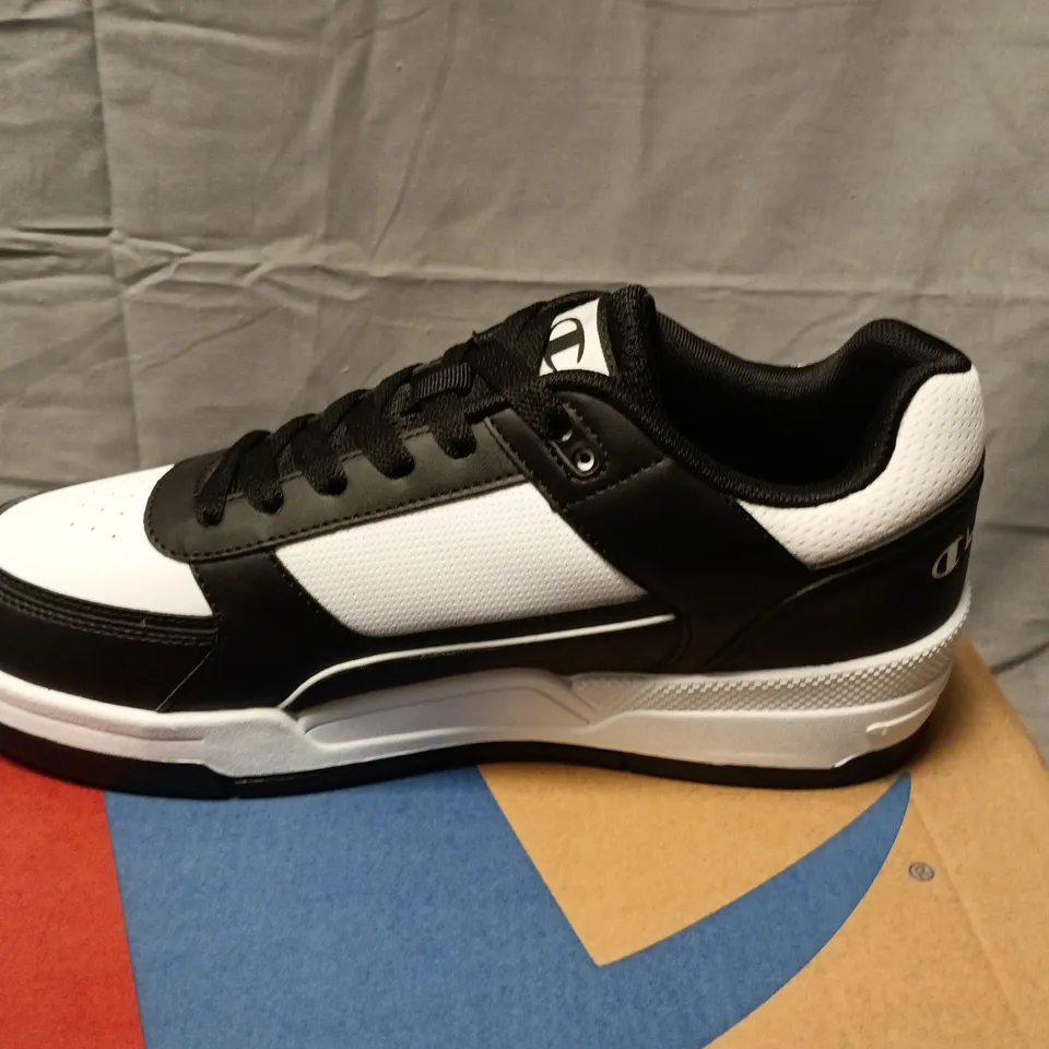 BOXED CHAMPION RD18 HERITAGE LOW TRAINERS – BLACK & WHITE, UK 9 (EU 44)