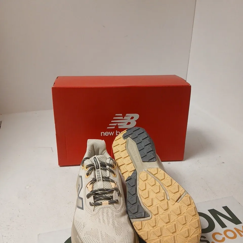 NEW BALANCE WNTR88D TRAINERS – GREY/BEIGE, UK 6.5 (US 8.5) – BOXED