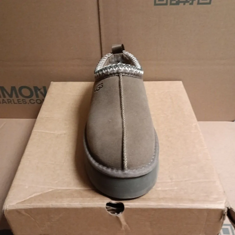 BOXED PAIR OF UGG CLASSIC ULTRA MINI PLATFORM SHOES - 5