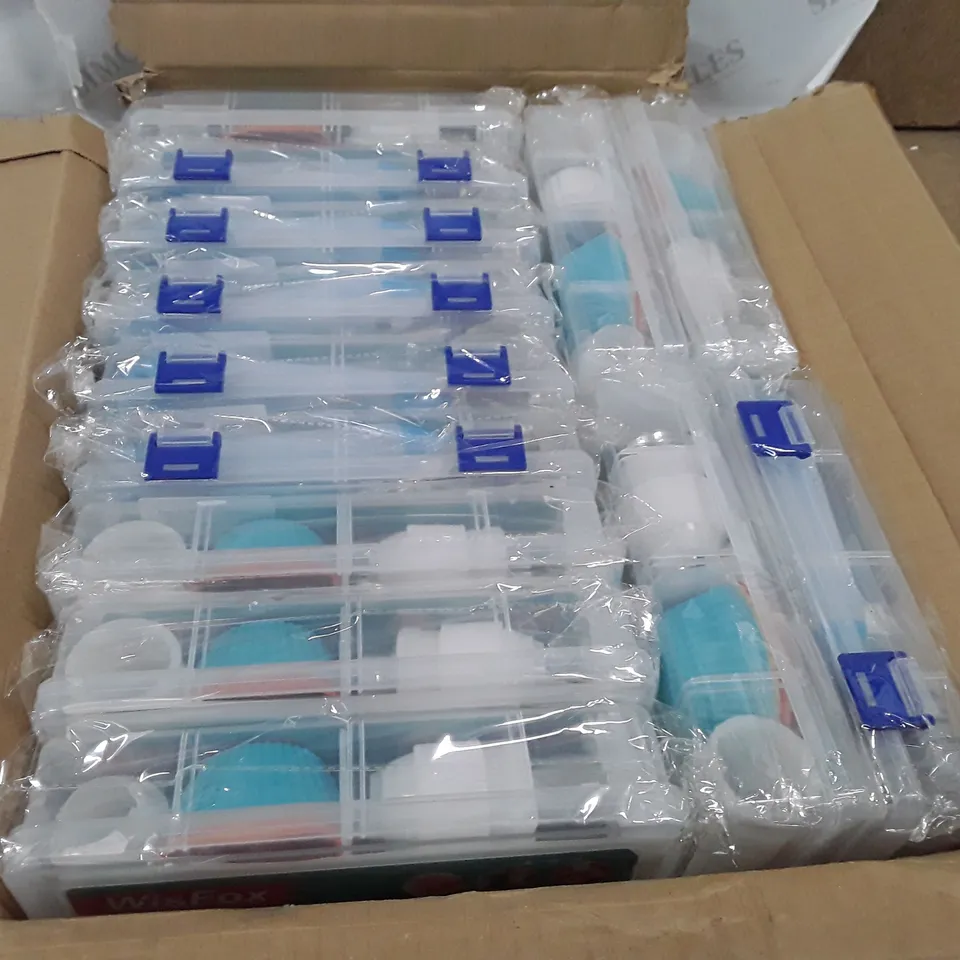 BOX CONTAINING 13 ICING PIPING KITS