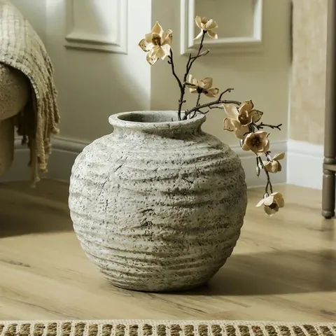 BOXED ALMADA 33CM ANTIQUE WHITE TERRACOTTA FLOWER POT, ELEGANT POTTERY STONE FINISH FLOOR VASE FOR HOME DECOR