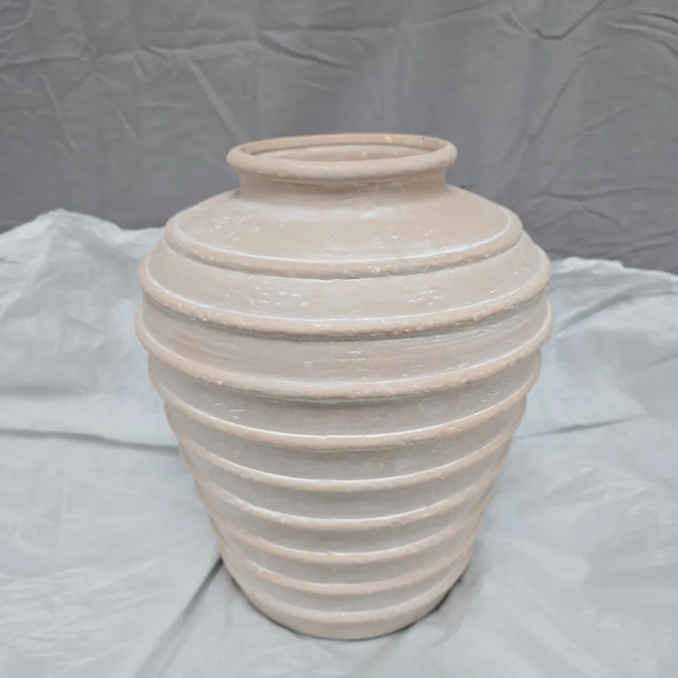 DECORATIVE CERAMIC URN VASE