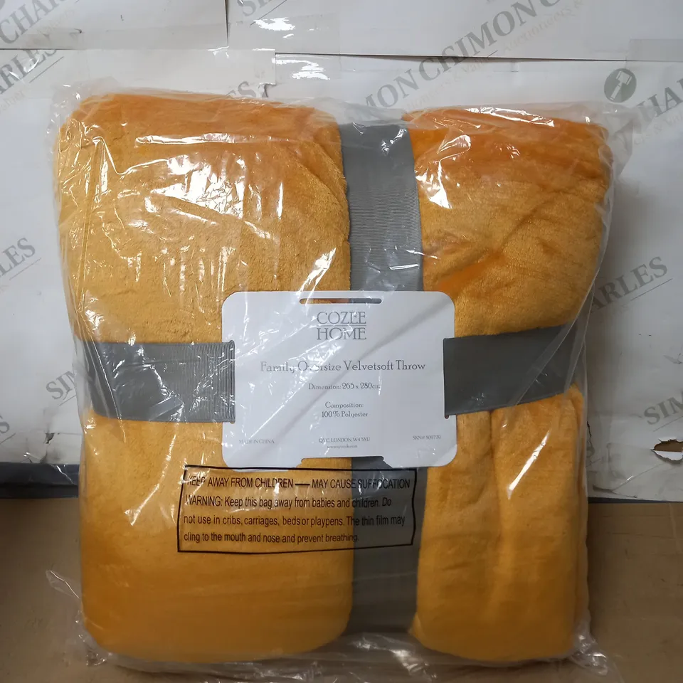 COZEE HOME FAMILY OVERIZE VELVETSOFT THROW - SAFFRON