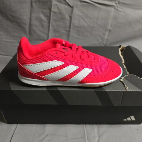 BOXED PAIR OF ADIDAS PREDATOR CLUB JUNIOR INDOOR COURT FOOTBALL BOOTS - UK SIZE 12K