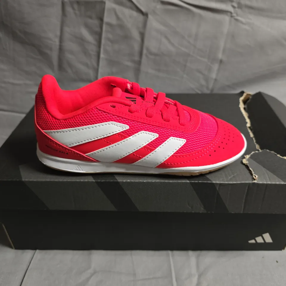 BOXED PAIR OF ADIDAS PREDATOR CLUB JUNIOR INDOOR COURT FOOTBALL BOOTS - UK SIZE 12K