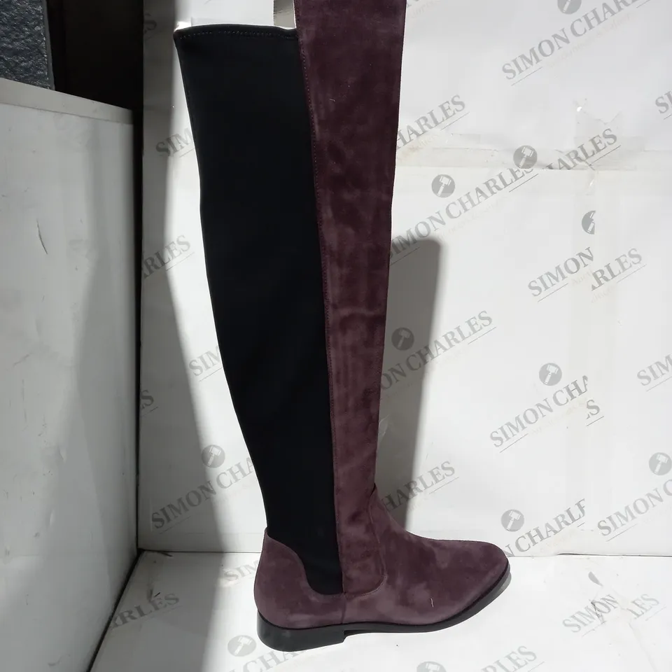 BOXED PAIR OF CLARKS BIZZY KNEE HIGH BOOTS FAUX SUEDE AUBERGINE UK SIZE 4  