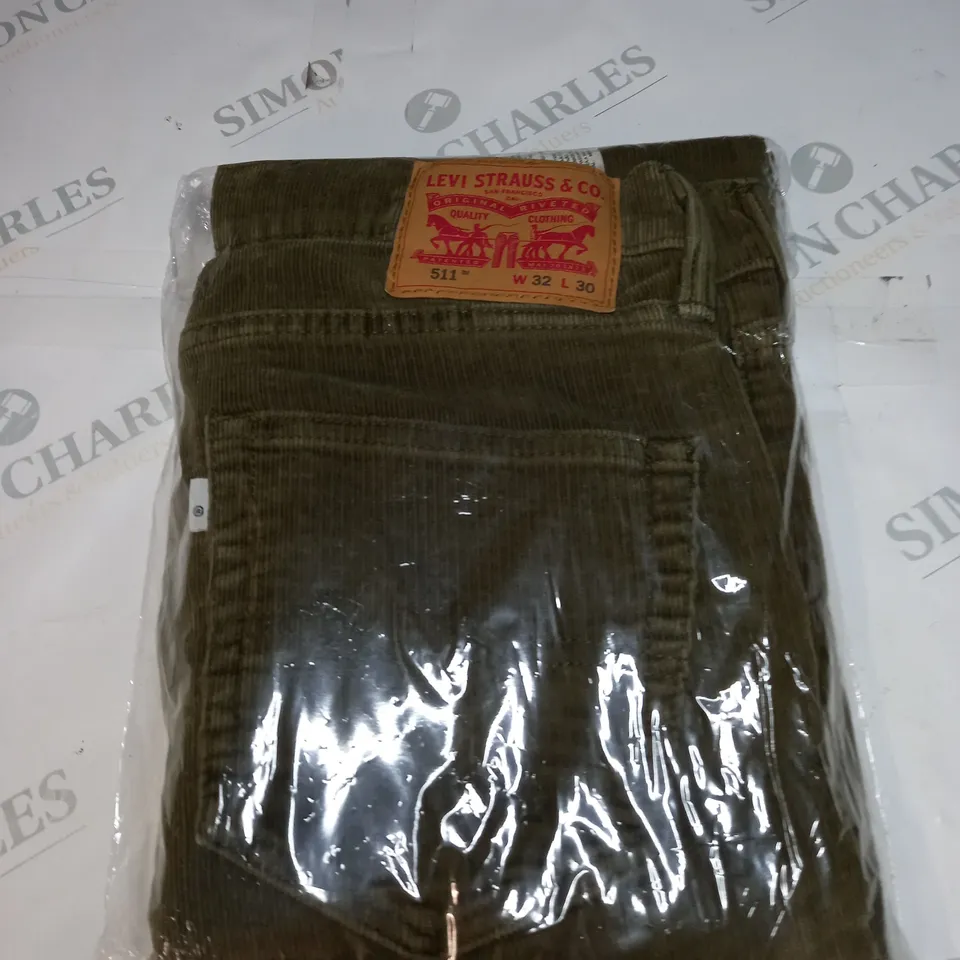 BAGGED LEVI STRAUSS CORD TROUSERS SIZE W32 L30