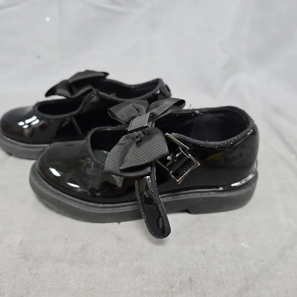 TED BAKER MARY JANE BOW SHOES IN BLACK - 8 YOUNGER