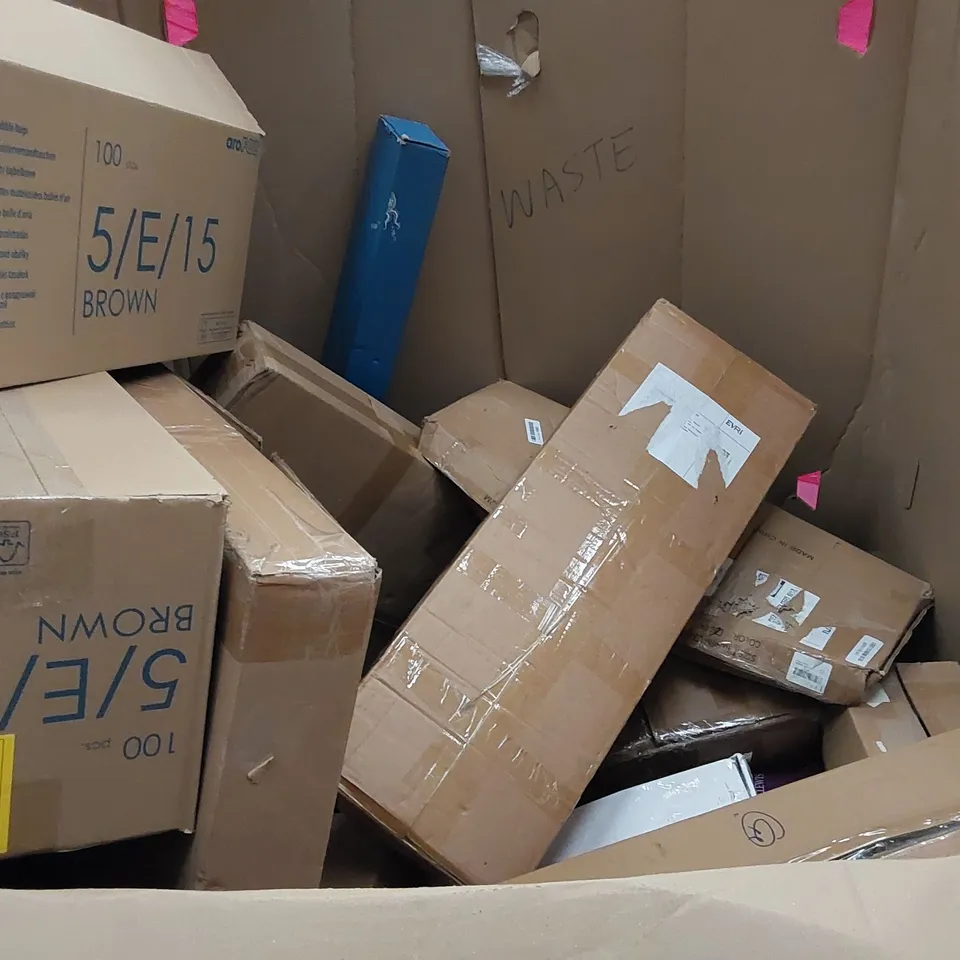 PALLET OF ASSORTED HOMEWARE AND CONSUMER PRODUCTS TO INCLUDE; MATTRESS, SUITCASE, FLOOR LAMP, GARMENT RACK, UNDERSINK WATER FILTRATION SYSTEM ECT.