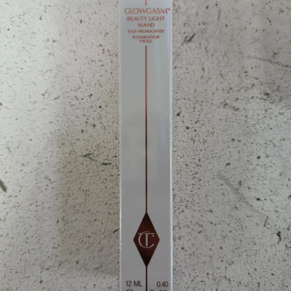 CHARLOTTE TILLBURY GLOWGASM BEAUTY LIGHT WAND 12ML + STILA MIDNIGHT ESPRESSO LIPSTICK