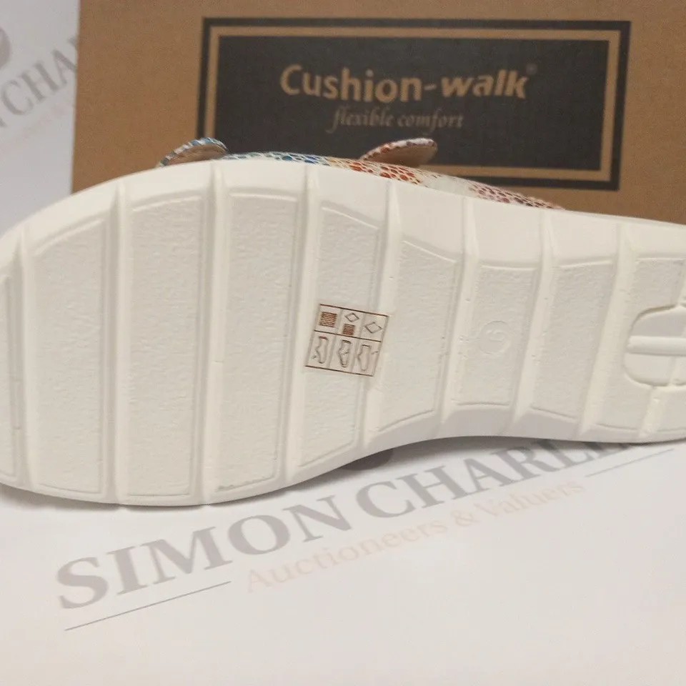 BOXED PAIR OF CUSHION WALK WHITE SANDALS - SIZE 6