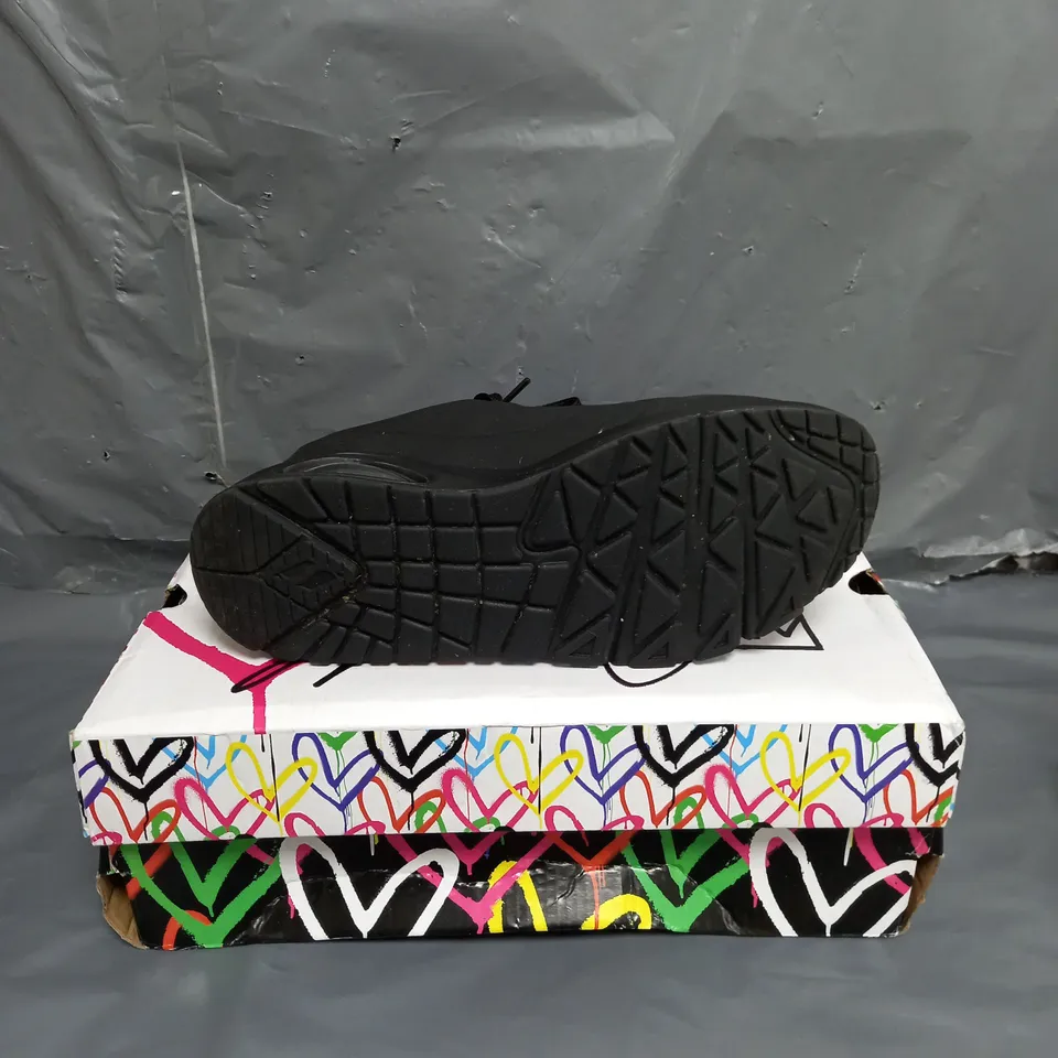SKECHERS UNO HIGHLIGHT TRAINERS BLACK SIZE 6