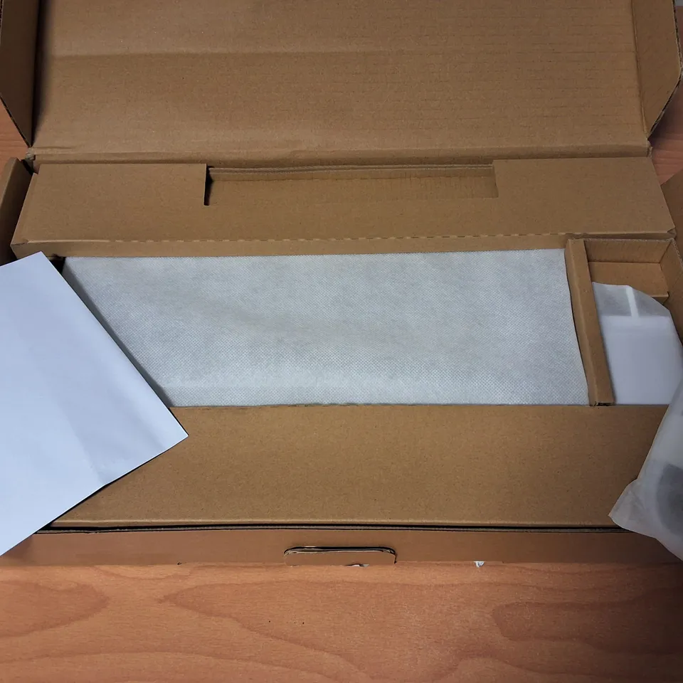 SAMSUNG GALAXY CHROMEBOOK GO INTEL CELERON LAPTOP IN SILVER - XE340XDA