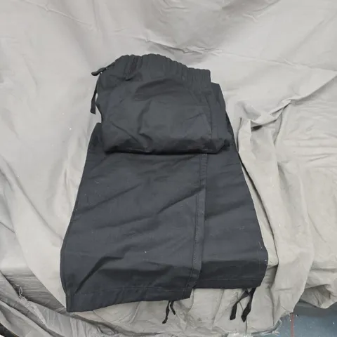 HUGO DARK GREY TROUSERS WITH RED LABEL PATCH (GUCCI LOGO) – SIZE 54 (EU) 