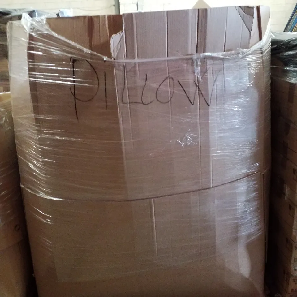 PALLET CONTAINING ASSORTED PILLOWS & CUSHIONS