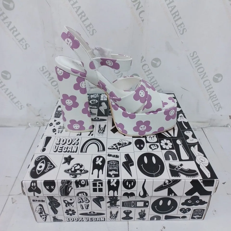 KOI FOOTWEAR LADIES WHITE WITH PURPLE FLOWERS CHUNKY HIGH HEELED SHOES SIZE 6
