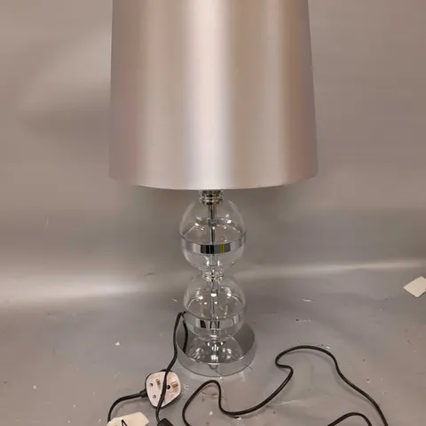 TABLE LAMP WITH SHADE