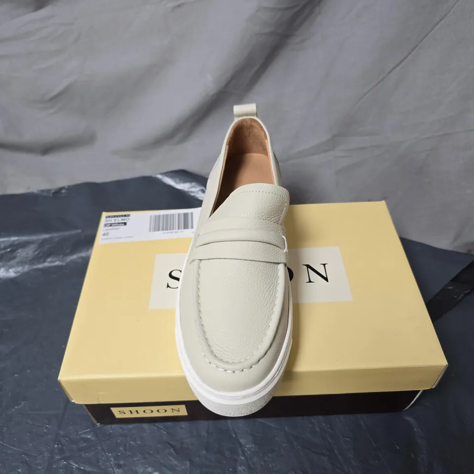 SHOON WOMEN'S LIGHT GREY LEATHER SLIP-ON LOAFERS – BOXED SIZE 40